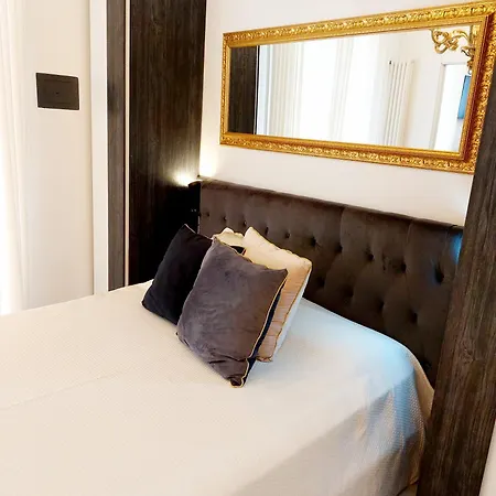 Piccolo Deluxe Duplex Apartment *