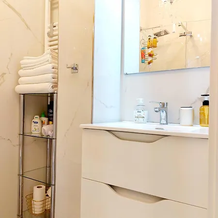 Piccolo Deluxe Duplex Apartment