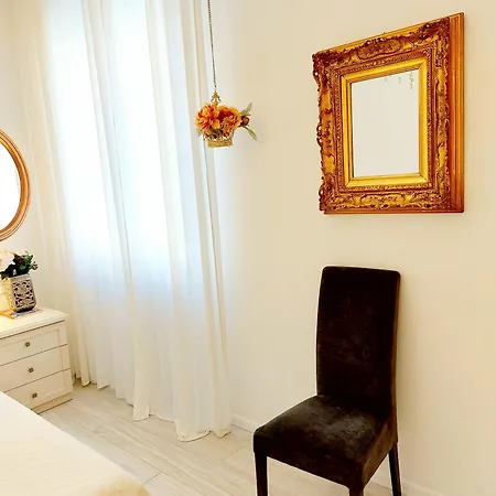 Piccolo Deluxe Duplex Apartment