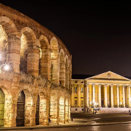 דירה Piccolo Deluxe Duplex ורונה