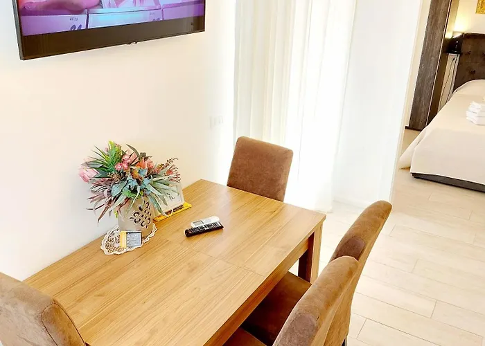 Piccolo Deluxe Duplex דירה *